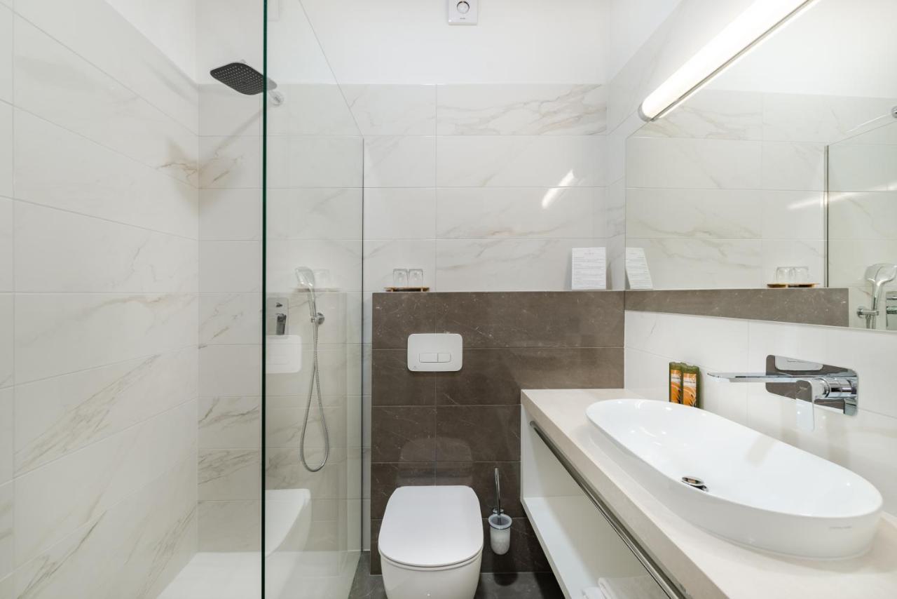 Hotel Dvorec Толмин Экстерьер фото